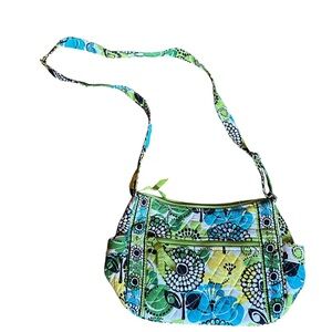 LIKE NEW Vera Bradley purse.